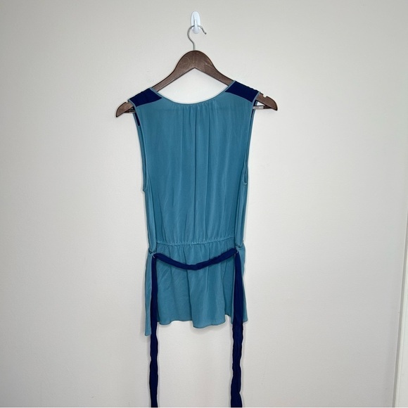 Anthropologie lil Silk Blouse Sleeveless Tie Belt Two Toned Blue Size 8 - Picture 9 of 10